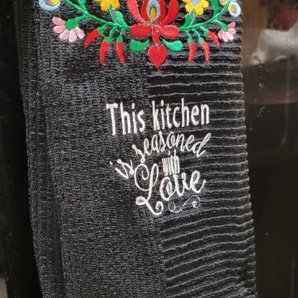 Embroidered kitchentowel - Picture 2 of 4